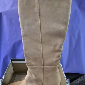Soda Vapor Women's Tan Knee-High Boots Size 11